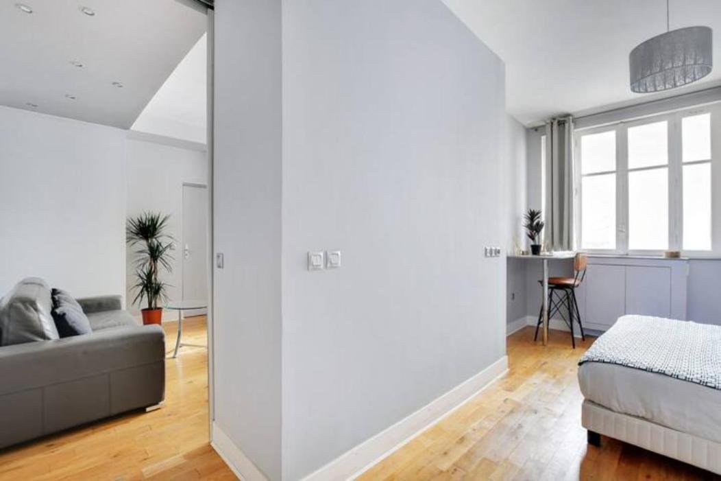 Elegant 2 Pieces Moderne - Rue Du Colisee *